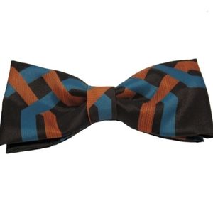 Bow tie